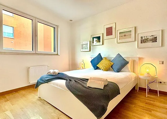 Beautiful 2 Bedrooms Flat In Daire *