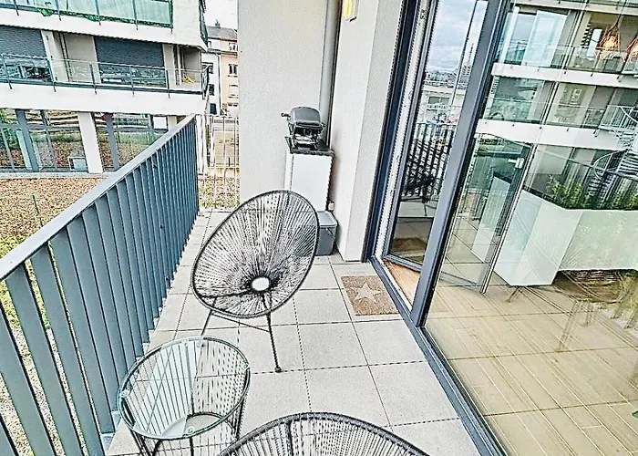 Beautiful 2 Bedrooms Flat In